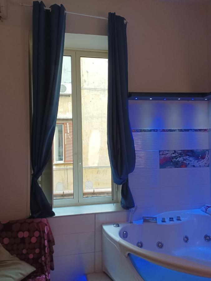 Beb Maryposa Appartment เนเปิลส์ ภายนอก รูปภาพ