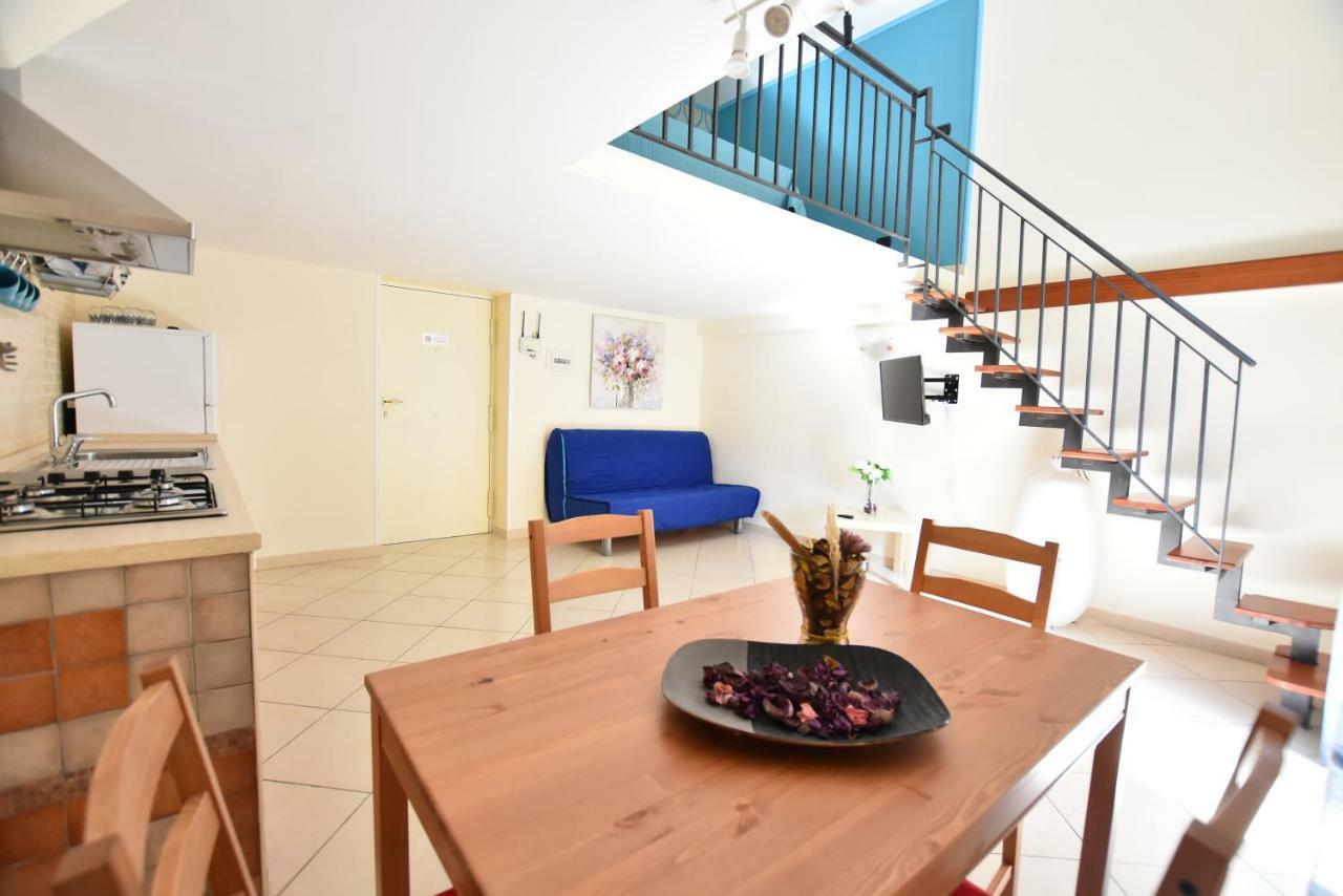 Beb Maryposa Appartment เนเปิลส์ ภายนอก รูปภาพ