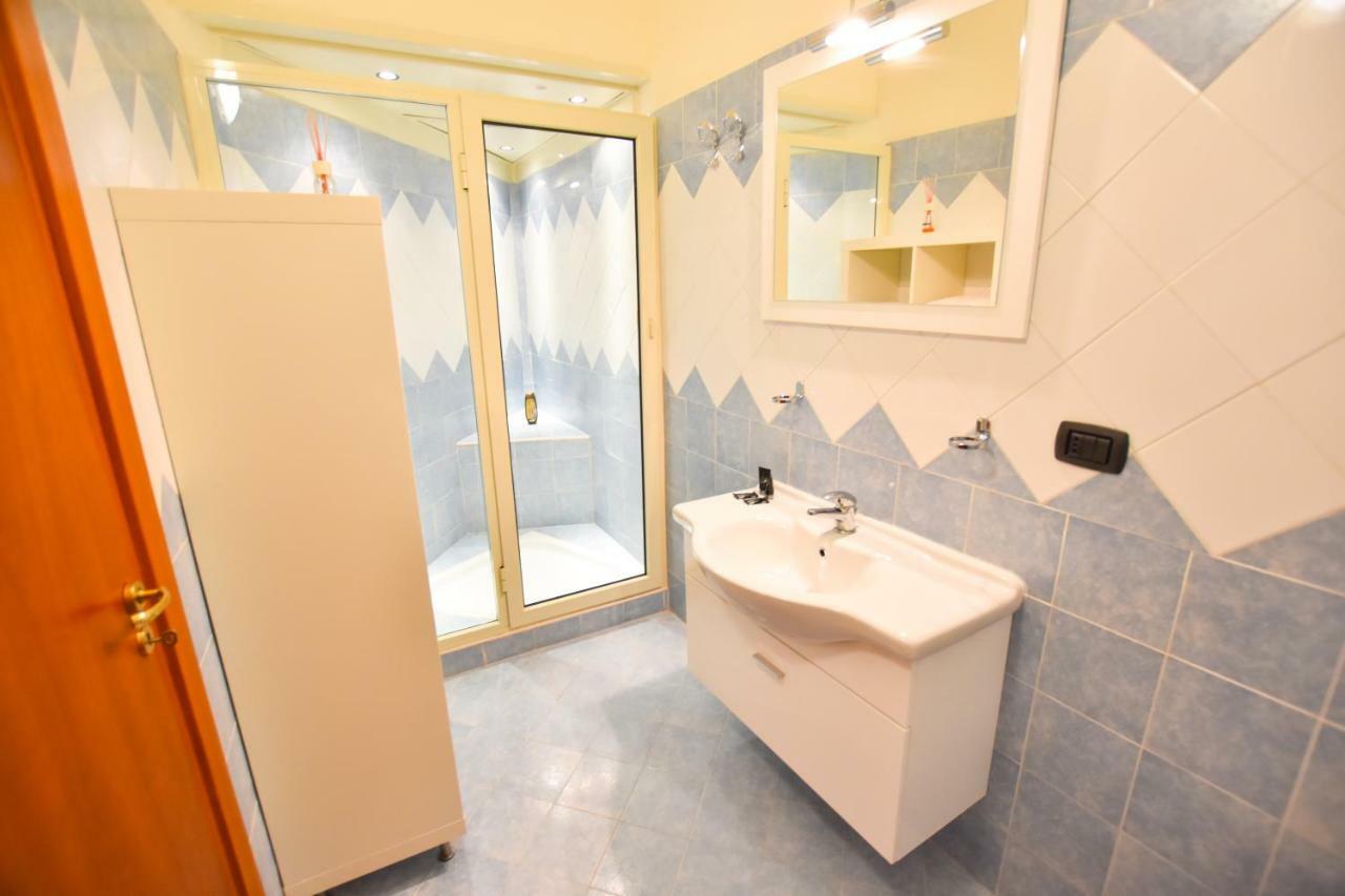 Beb Maryposa Appartment เนเปิลส์ ภายนอก รูปภาพ