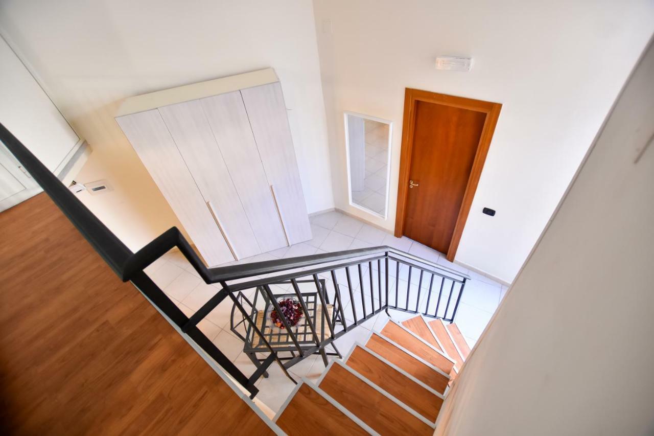 Beb Maryposa Appartment เนเปิลส์ ภายนอก รูปภาพ
